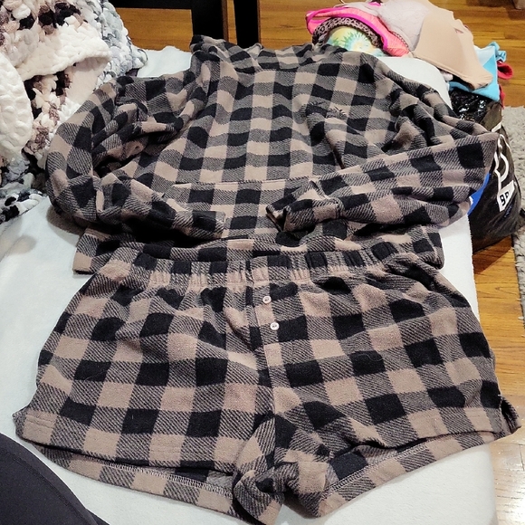 PINK Victoria's Secret Other - Victoria's Secret PINK Plaid Long Sleeve Top and Shorts Pajama Set